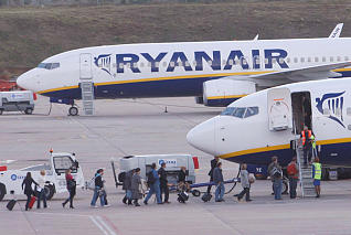 El trànsit de passatgers a l'aeroport de Girona està només vinculat a Ryanair però no deixa d'augmentar.<br/>